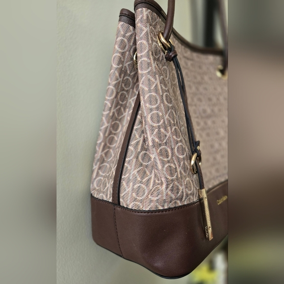 Calvin Klein Gabrianna Monogram North/South Key Item Tote Bag Brown Tan - Picture 6 of 10